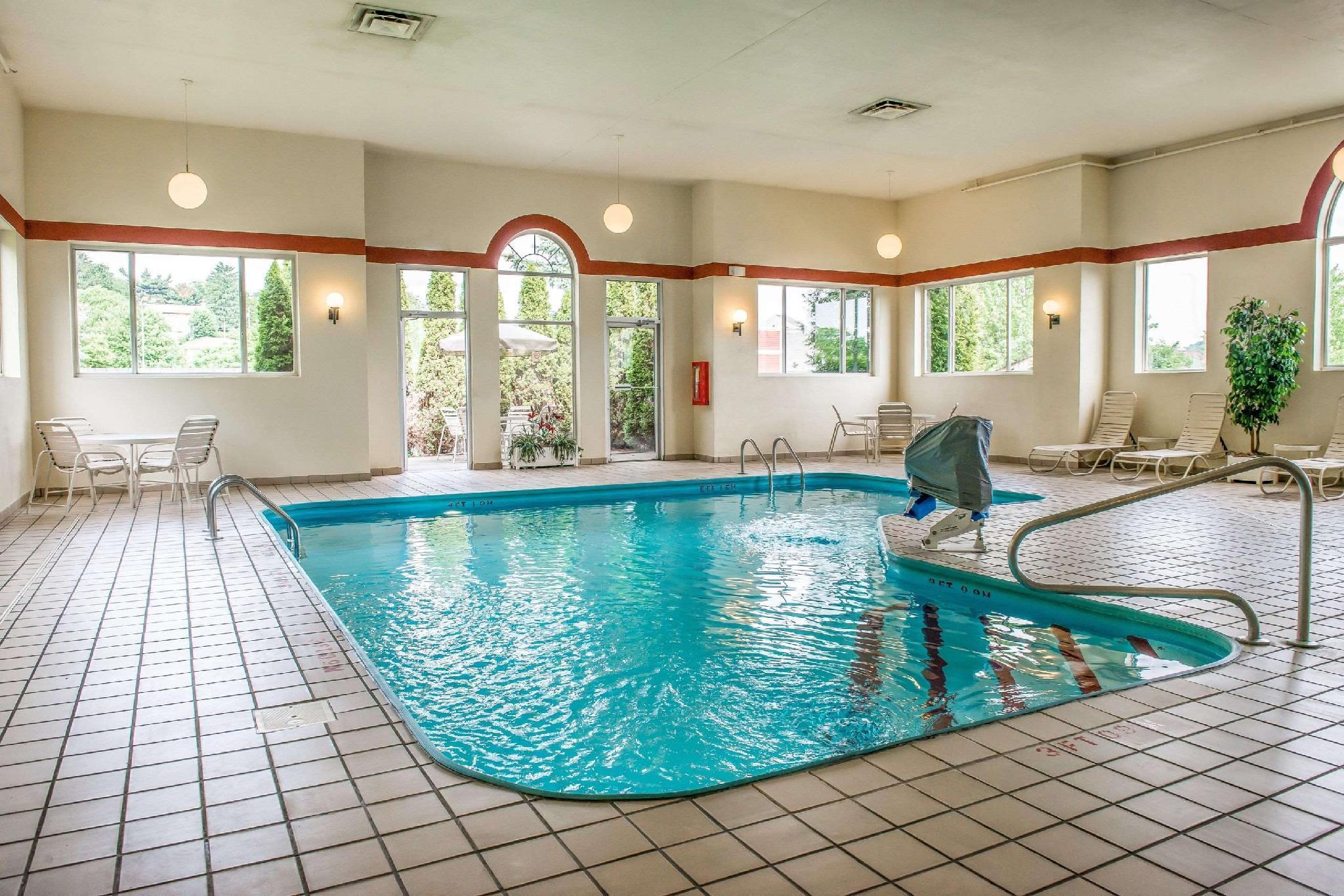 Wingate By Wyndham Pittsburgh New Stanton Otel Dış mekan fotoğraf